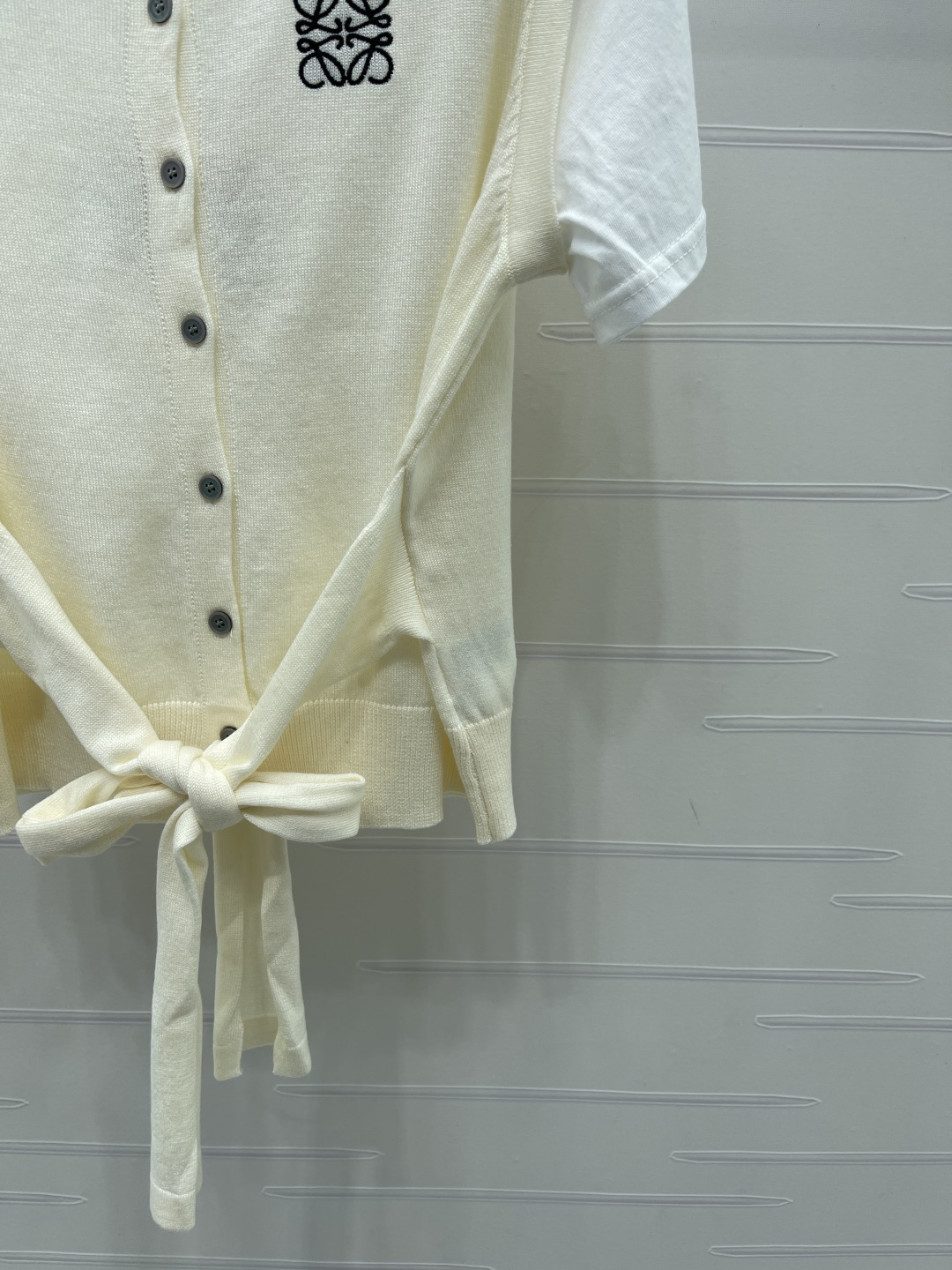 Women's short sleeves